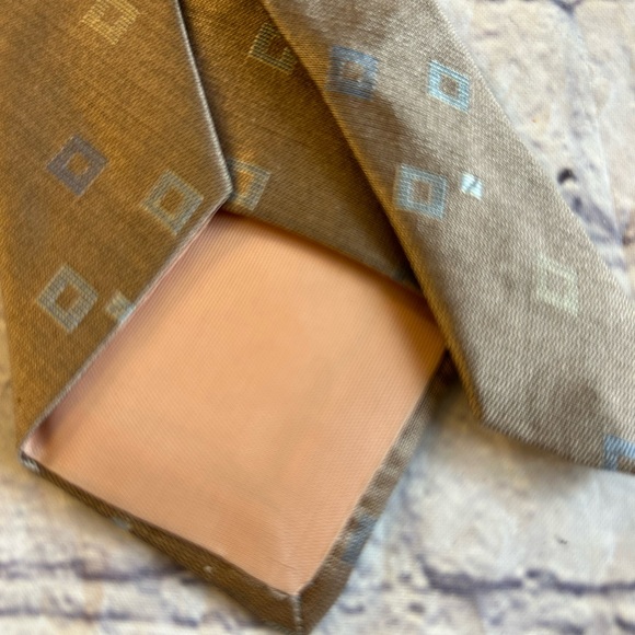 STRING-BEANS PLUS TAN/TAUPE ABSTRACT LIGHT BLUE SILK VINTAGE THINNER MENS TIE - Picture 7 of 7